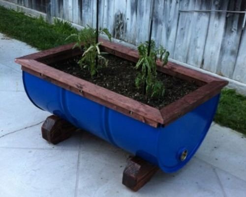 Old Garage Items Turned Into Cool Gardening Things 5